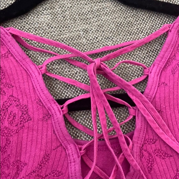 Bebe logo magenta open back tee - Picture 8 of 8